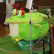 なわとびカエルロボット